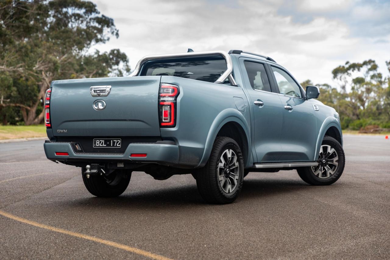 The Ute With a Dual-Axle Conversion Made Entirely From Wheelie Bins - A Revolutionary DIY Project