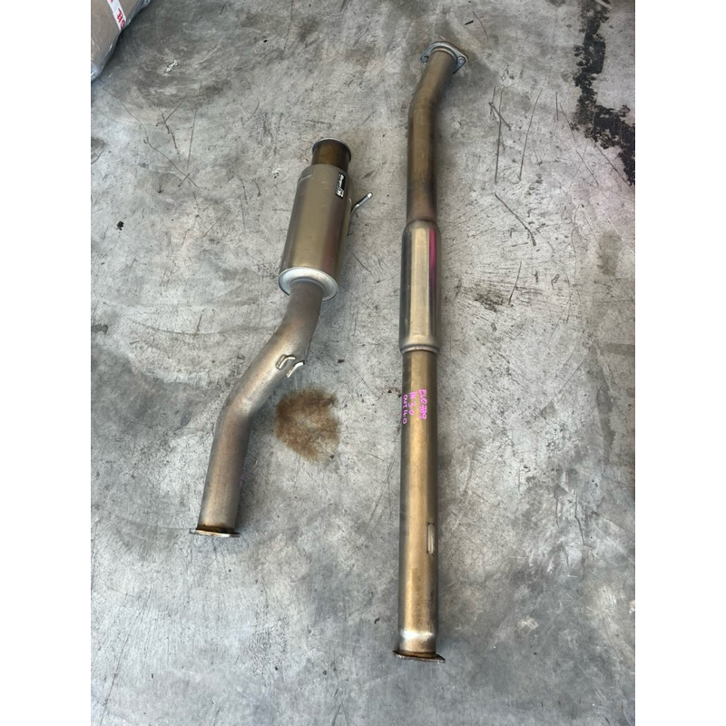 Ekzos Roo Mitsubishi Lancer Yang Memainkan Bunyi Didgeridoo pada Pecutan
