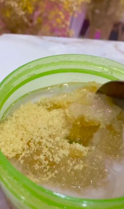 Scrub dari Kulit Salak yang Difermentasi dan Bahan Aktif Laut Dalam