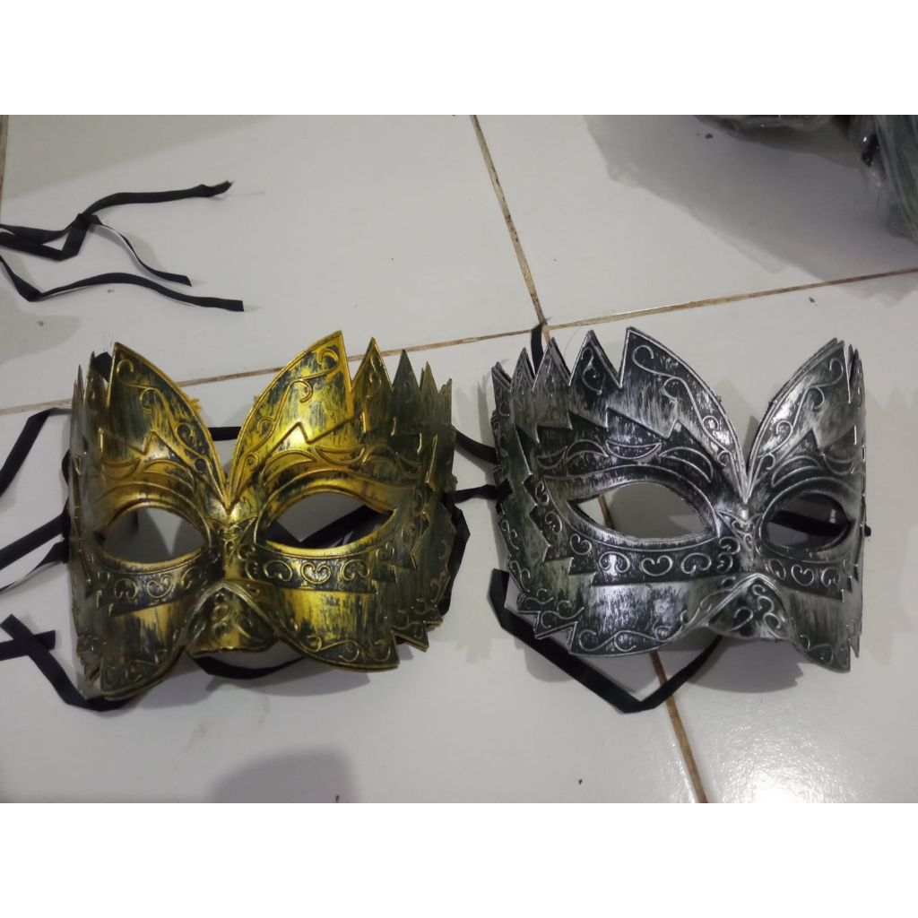 Topeng Abu Daun Penenang Bayi Tradisional Kalumpang