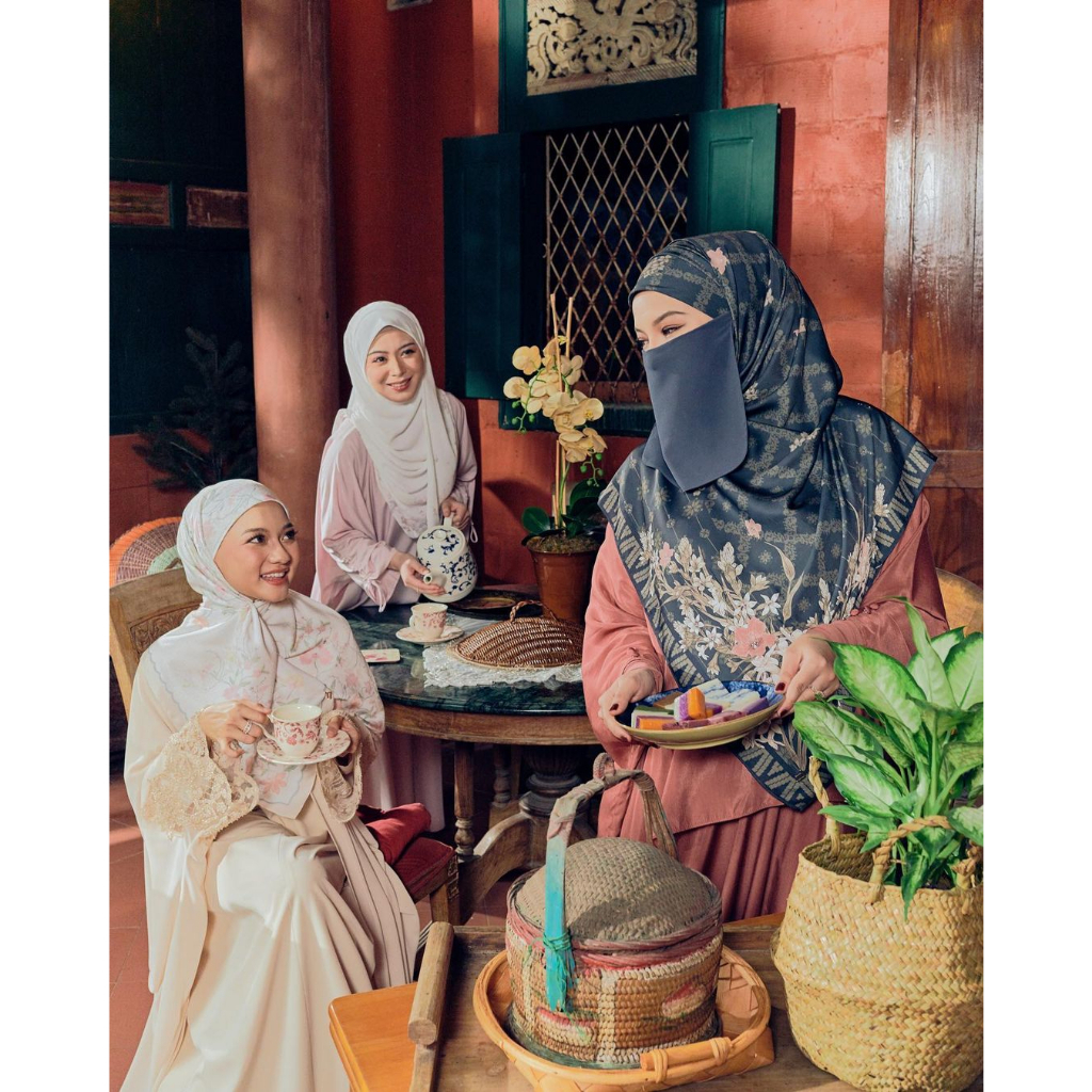 Hijab Serat: Kekayaan Warisan Melayu yang Dipakai oleh Arwah