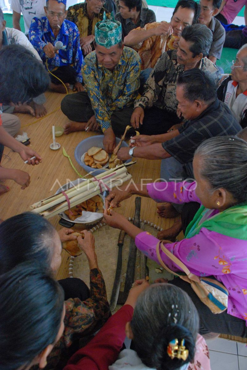 Haruman Abu Ritual Panggilan Hujan Dayak