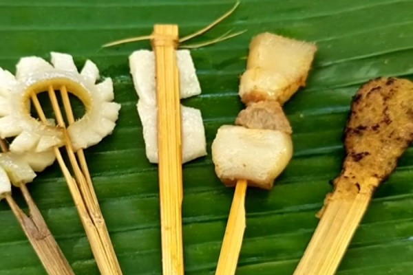 Gosok dari Akar Digunakan untuk Menari dalam Upacara Bali